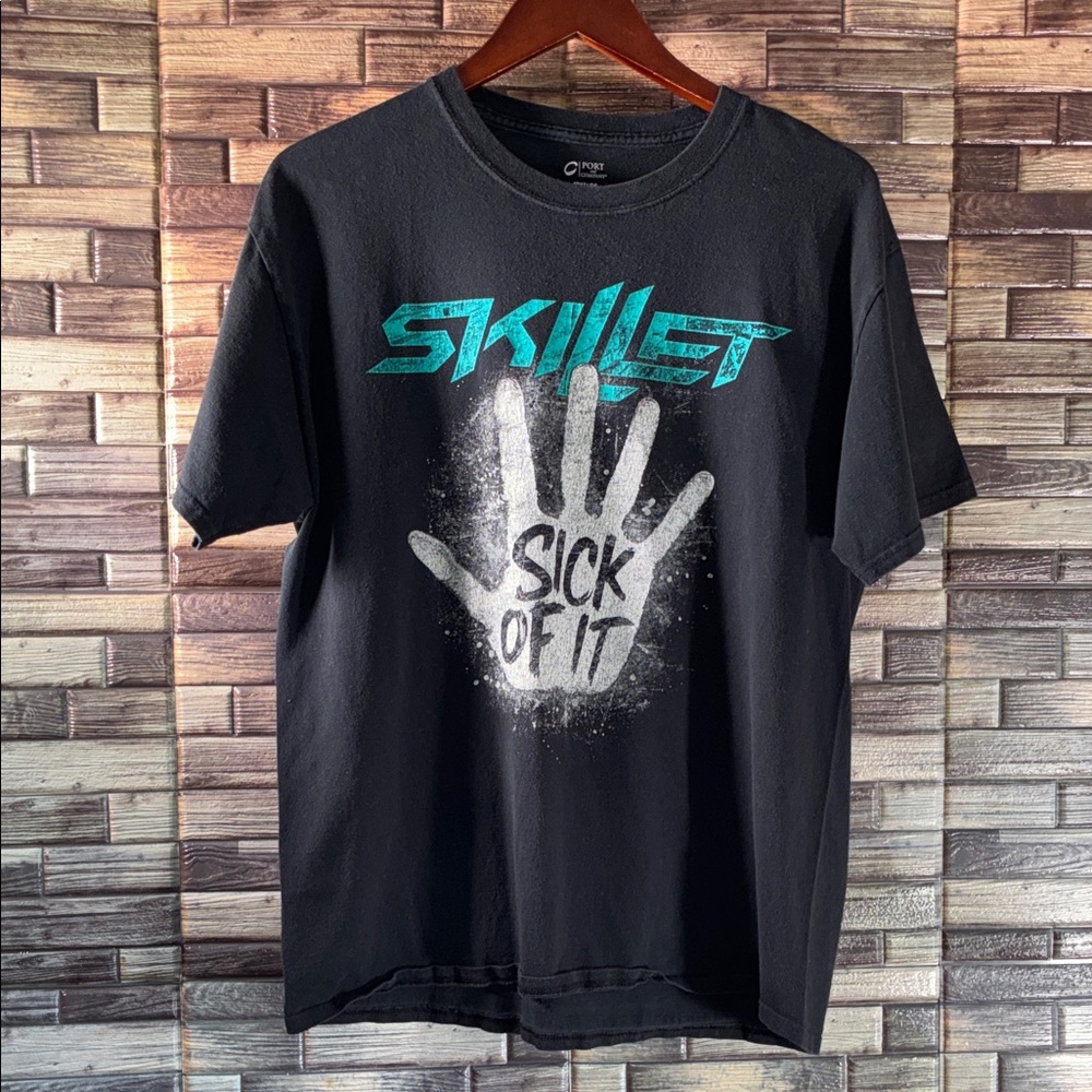 Pre Owned Port & Company Unisex Large Black Skillet Sick of It Graphic T-Shirt
